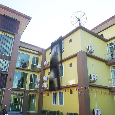 Honey Hotel Чиангсен Экстерьер фото